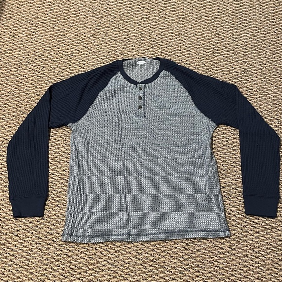 Old Navy Other - NWOT old navy blue and white Henley